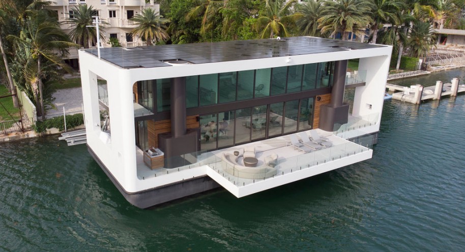 floating mansion