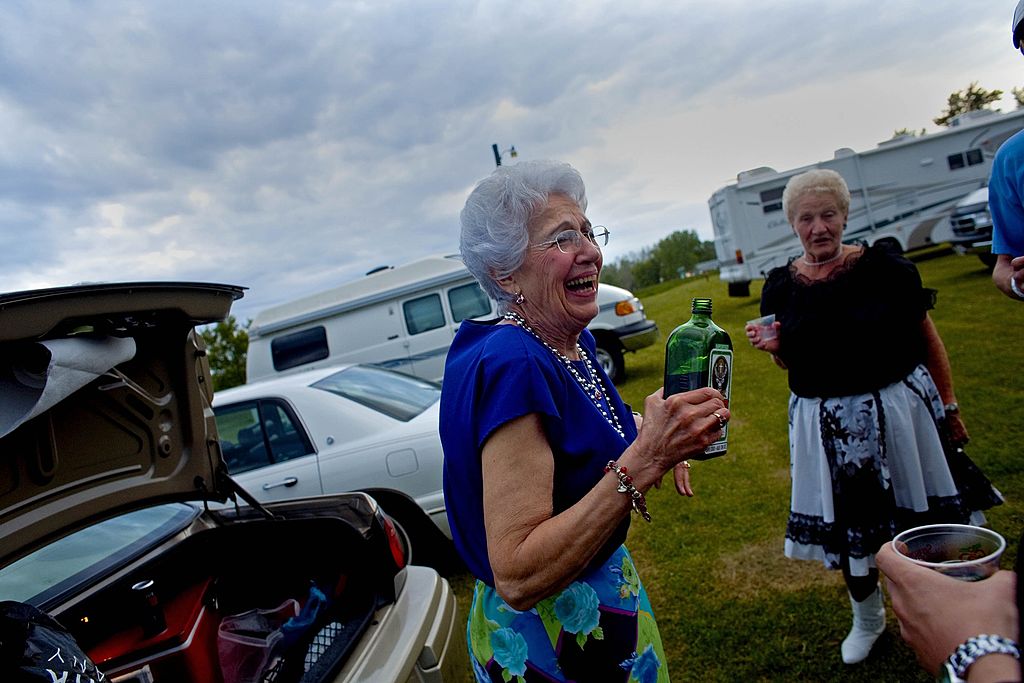 baby-boomers-retirement-plans-move-in-the-same-neighborhood-with-their-friends-realty-today