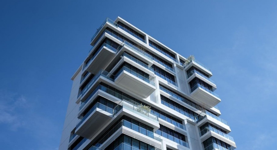 Buying a Condo vs a Buying a House, What's Right for You?