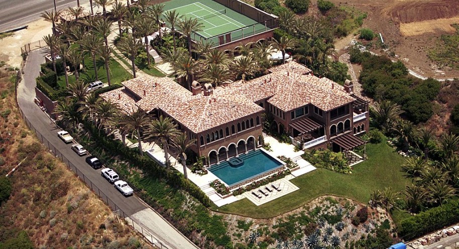 Taylor Swift's Mansion and the 5 Most Expensive Celebrity Homes Ever