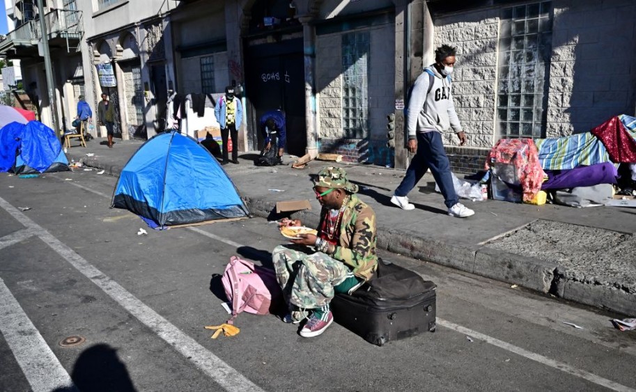 TOPSHOT-US-ECONOMY-POVERTY-HOMELESSNESS-LOS ANGELES