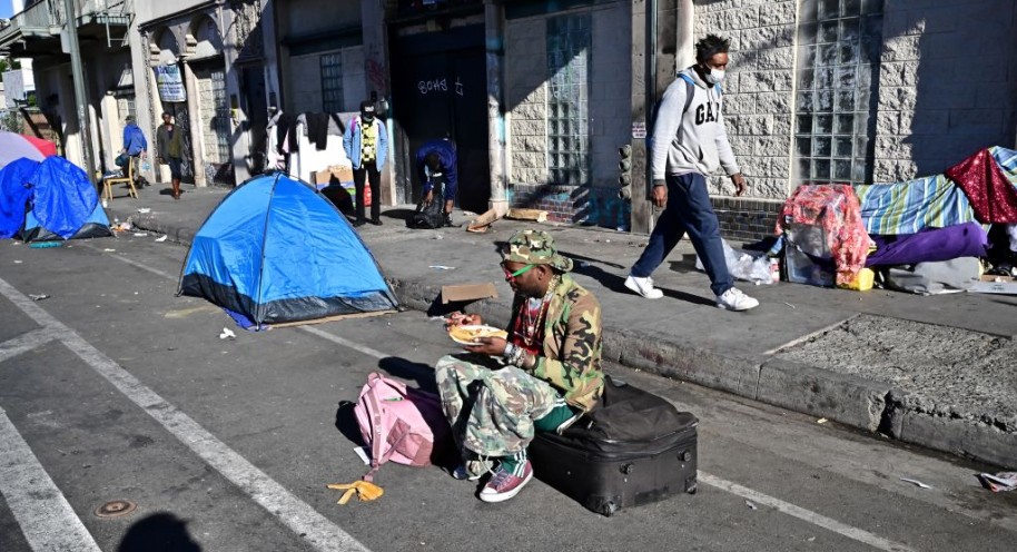 TOPSHOT-US-ECONOMY-POVERTY-HOMELESSNESS-LOS ANGELES