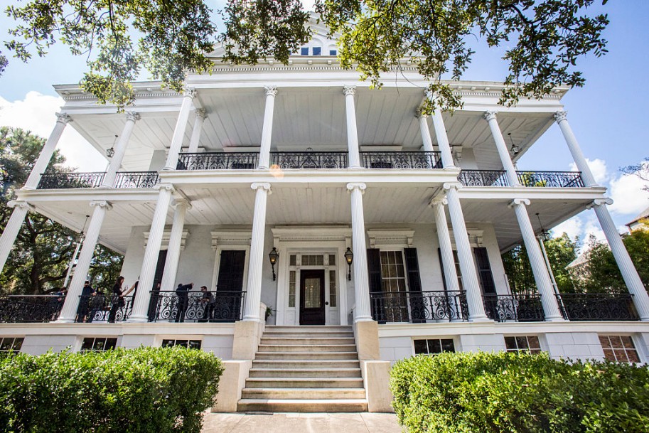 "American Horror Story: Coven" Fan Event At New Orleans' Buckner Mansion To Celebrate The October 7 Blu-ray And DVD Release