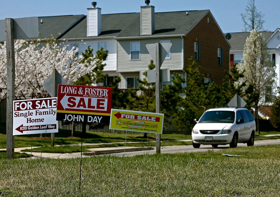 For Sale Signs Multiply With Weakening Housing Market