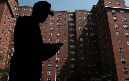 NYC Mayor De Blasio Announces Plan To Overhaul City's Public Housing