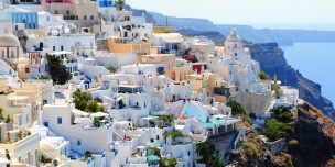 Living in Greece: 4 Key Reasons Why You Should Move to Greece