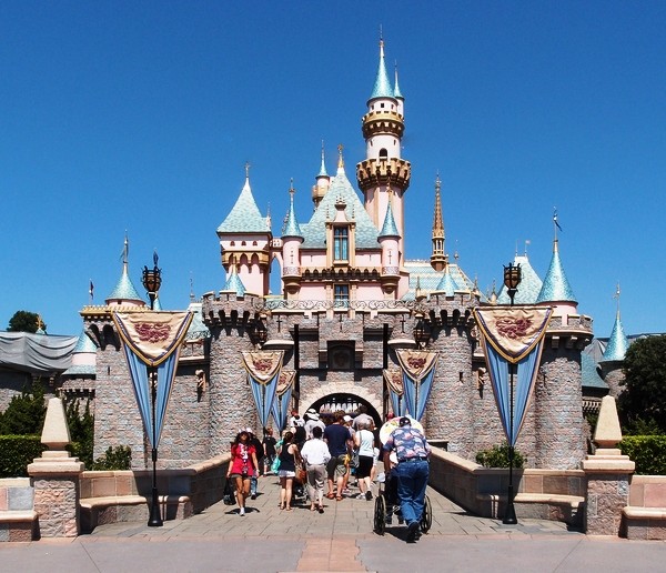 Walt Disney Co. indefinitely delays the reopening of its theme parks